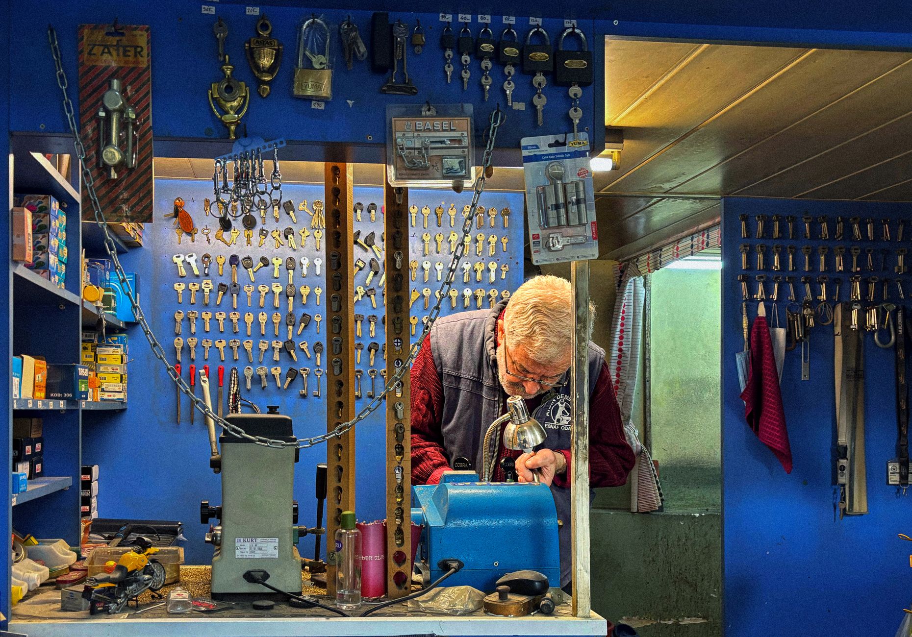 Locksmith holding a set of car and house keys